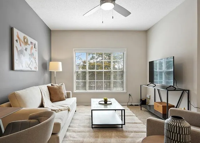 Landing Modern Apartment With Amazing Amenities