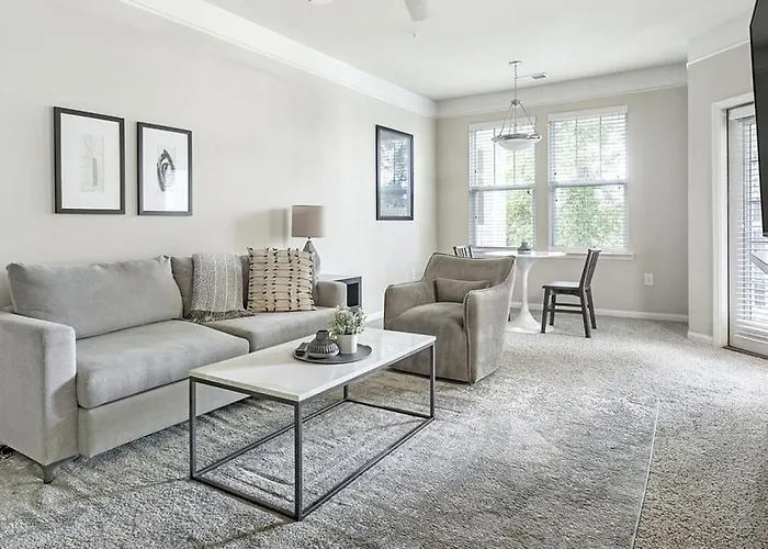 Landing Modern Apartment With Amazing Amenities