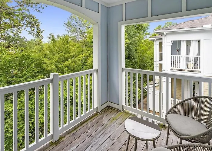 Landing Modern Apartment With Amazing Amenities