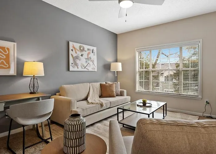 Landing Modern Apartment With Amazing Amenities