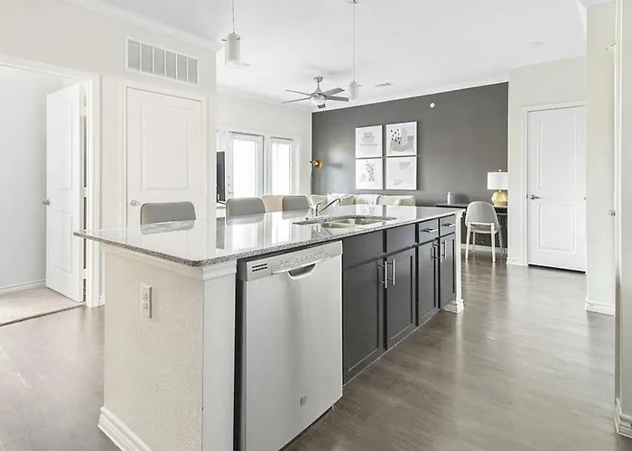 Landing Modern Apartment With Amazing Amenities