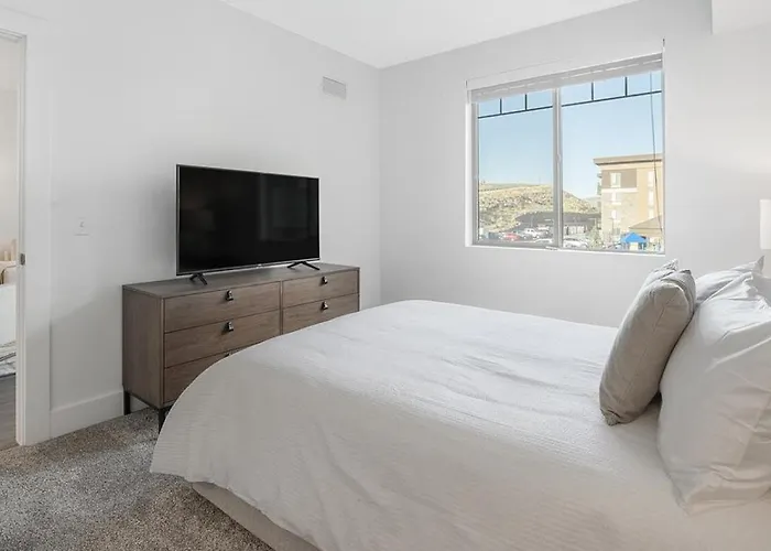 Landing Modern Apartment With Amazing Amenities