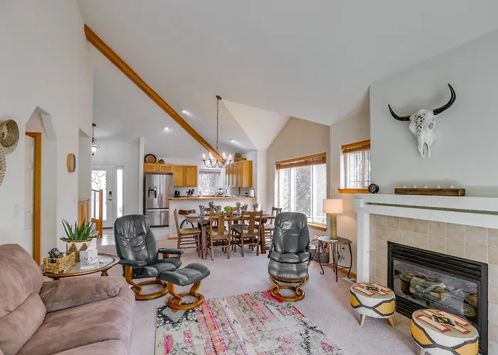 Idyllic Redmond Townhome W/ Furnished Deck!