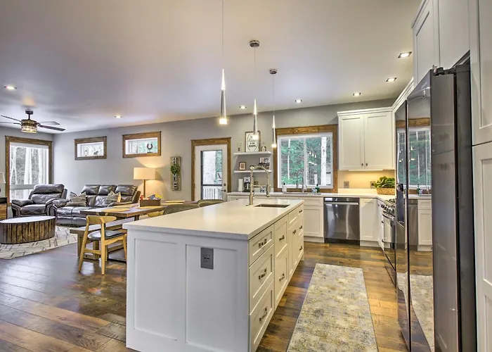 Michigan Ski Base: Modern Home W/ Games, Fire Pit