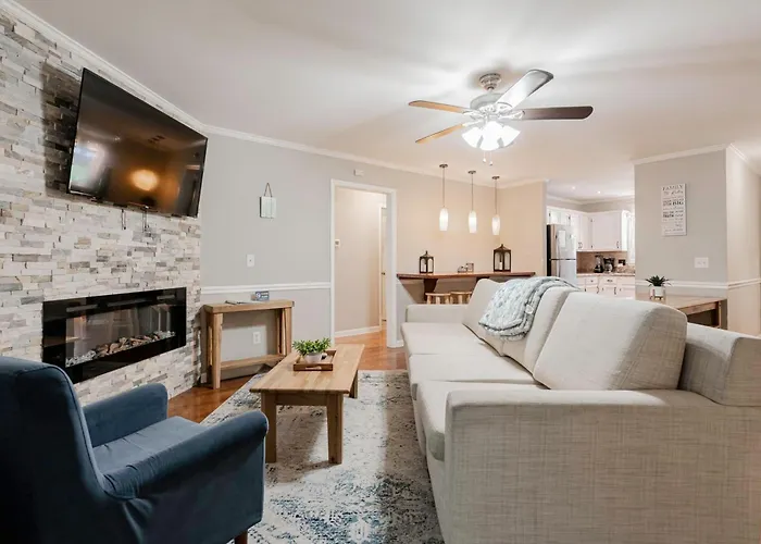 10 Mins To Lake Murray! The Dutch Creek Cottage