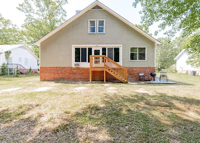 10 Mins To Lake Murray! The Dutch Creek Cottage