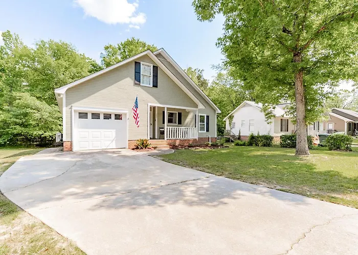 10 Mins To Lake Murray! The Dutch Creek Cottage