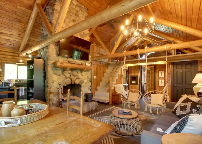 1 Mi To Beach & Lake: Breezy Point Cabin W/ Yard!