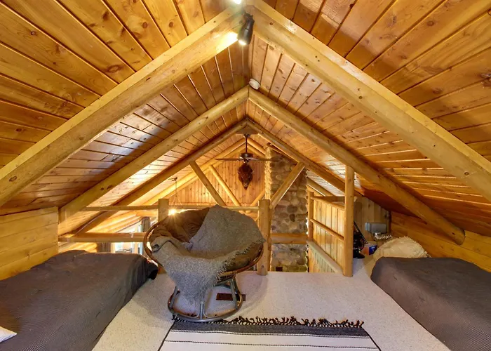 1 Mi To Beach & Lake: Breezy Point Cabin W/ Yard!