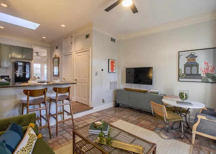 The Magnolia Retreat In Historic Savannah 1Br