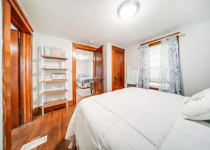 Conneaut Vacation Rental W/ Deck Near Lake Erie!