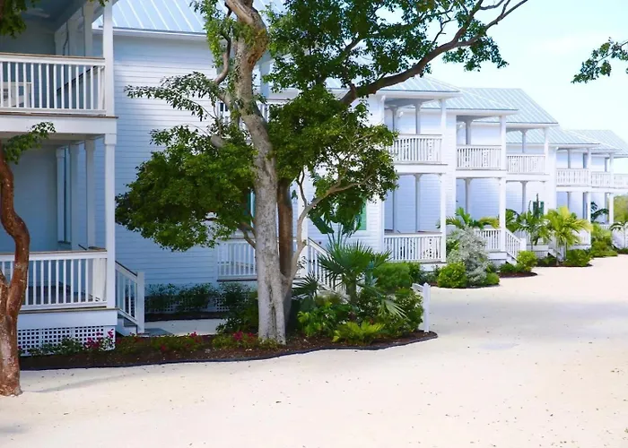 Bayberry Key - Waterfront Boutique Resort, Dock, Direct Water Views!