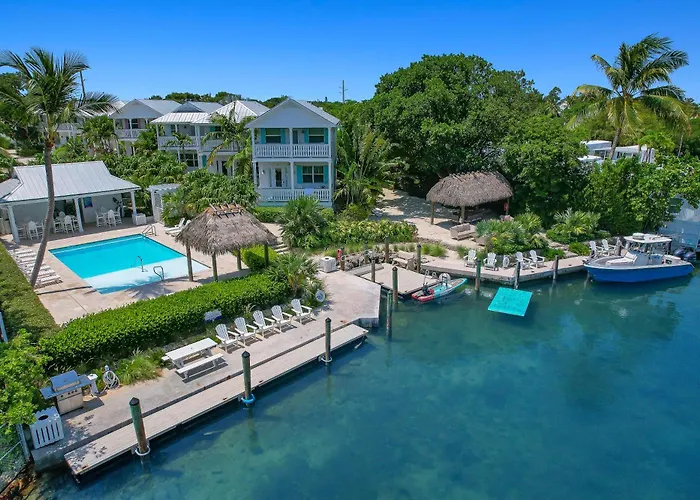 Bayberry Key - Waterfront Boutique Resort, Dock, Direct Water Views!
