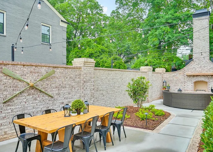 Idyllic Belmont Home < 1 Mi To Historic District!