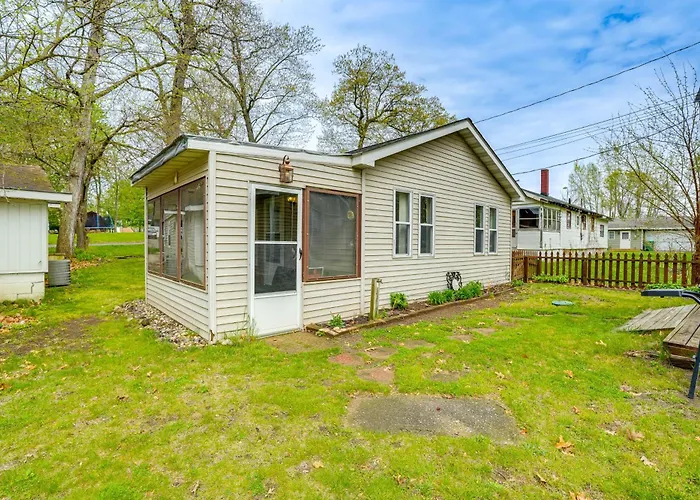 Kayak, Fish, Boat & Swim: Home Near Lakeside Park!