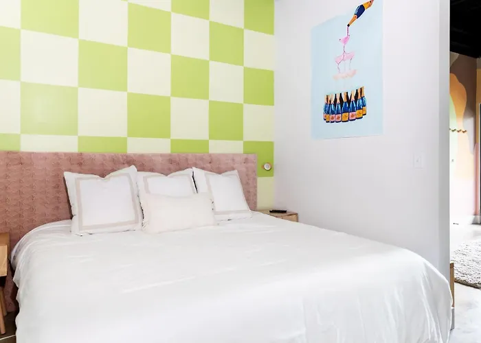 New Studio Sleeps 4 - 7 Mins To Dt