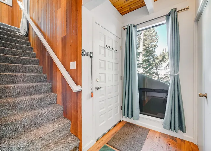 1 Mi To Lake Tahoe: Condo W/ Pool Access