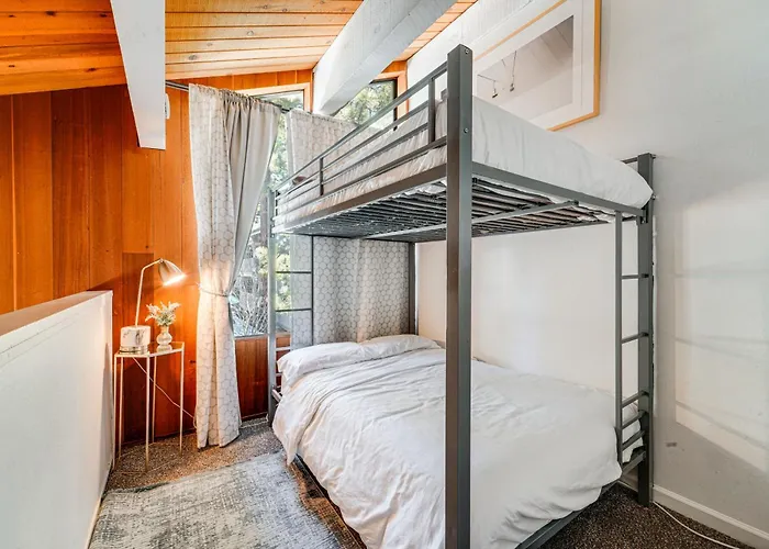 1 Mi To Lake Tahoe: Condo W/ Pool Access