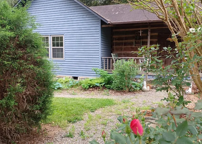 Restored1850S Log Cabin, With Gazebo And Gardens! 1 Mile To Downtown Weaverville