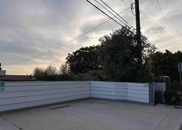 30 Pct Off!! Limited Time! Malibu Ocean Wave With King Bed, Walking To Beach And Hiking