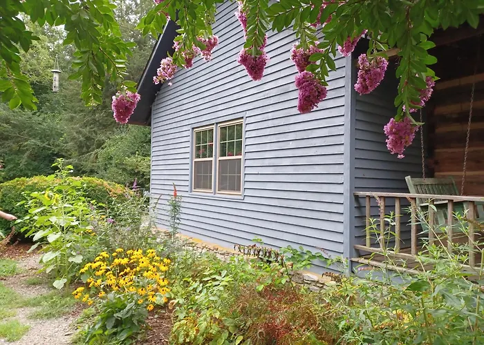 Restored1850S Log Cabin, With Gazebo And Gardens! 1 Mile To Downtown Weaverville
