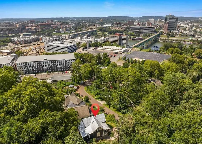 Historic Renovated 2Bd - Overlooking Downtown