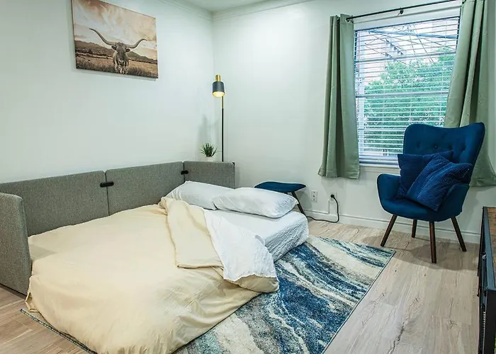 Downtown Austin Suite Retreat