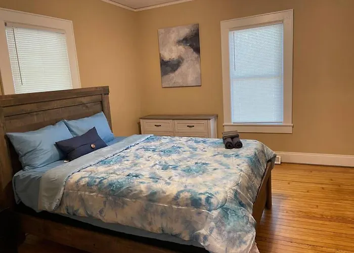 Sleeps 6, 3Br House, Fenced Yard, Pets Welcome - Mins To Motor Speedway