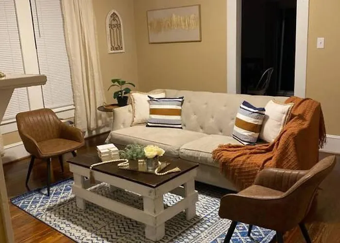 Pet-Friendly 3Br Near Downtown - Deck - Backyard