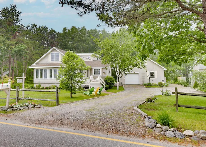 Kennebunkport Getaway W/ Grill: Walk To Beach!