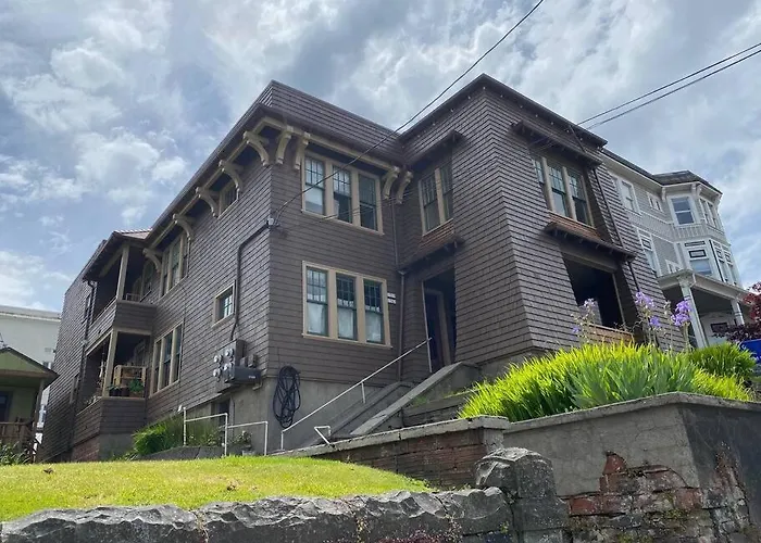 Historic Downtown Flat, # 1