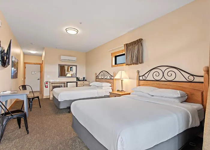 Coyote Mountain Lodge