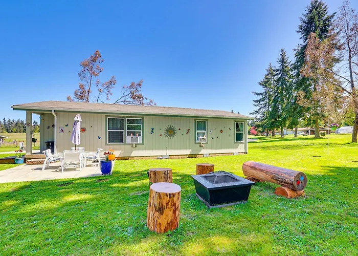 Fire Pit + Patio: Peaceful Port Angeles Escape!