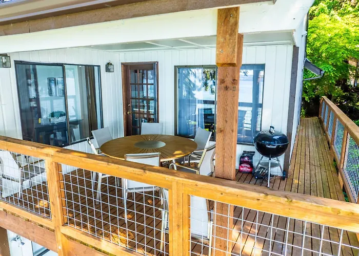 Fairyland Cottage, Waterfront, Beach, Kayak, Hot Tub