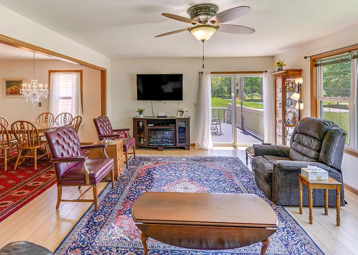 Wfh-Friendly Columbiana Vacation Rental W/ Deck!