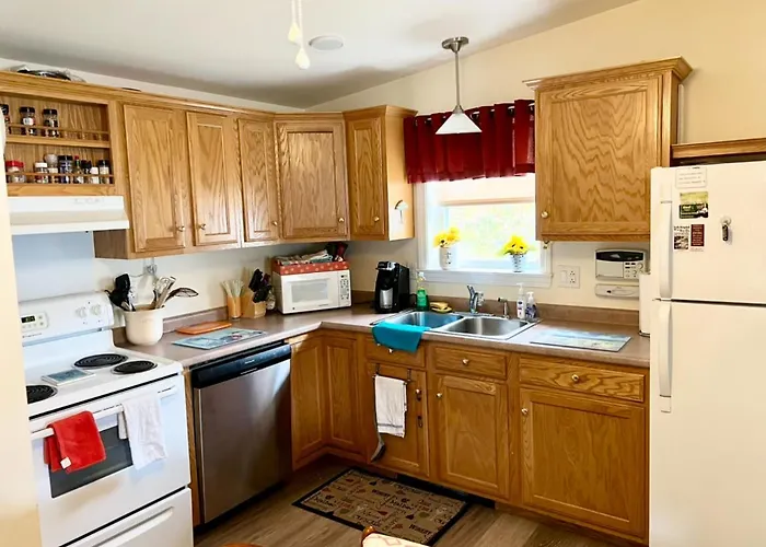 Cozy Fall Cottage With Hot Tub On Private Resort Close To The Beach!