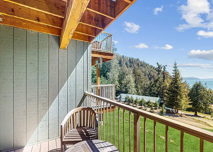 Cascade Bay Getaway