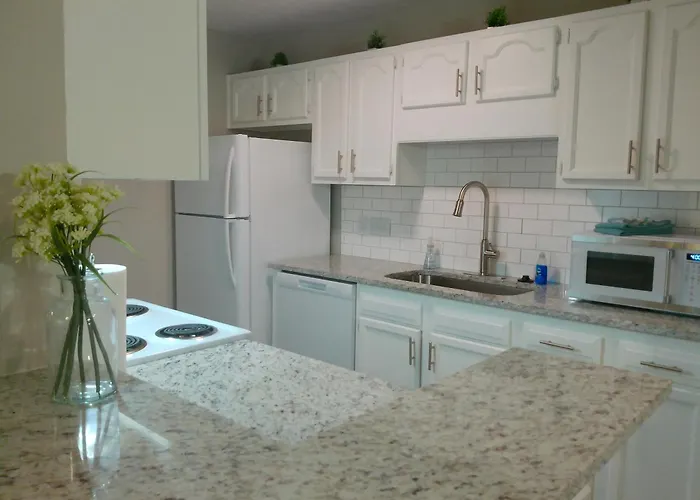 Studio 415 Spring Lake - Fayetteville Near Fort Bragg - Studio 415 - Ground Level Your Simple Escape - Perfect For Short Or Long-Term Stays