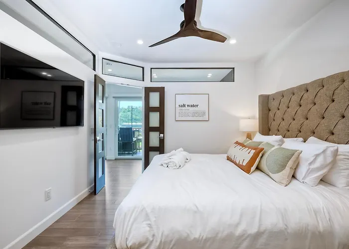 La Costa Luxury Condo - Fully Remodeled