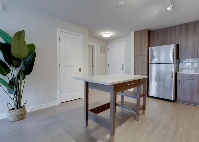 Chic 1Br Alexandria Retreat - Fast Metro Access