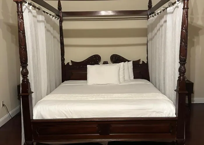 Colts Neck Inn Hotel