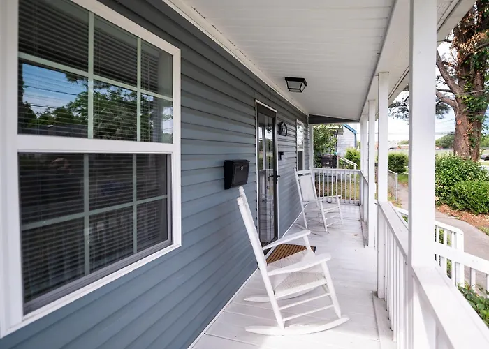 Bluewater Downtown Cottage