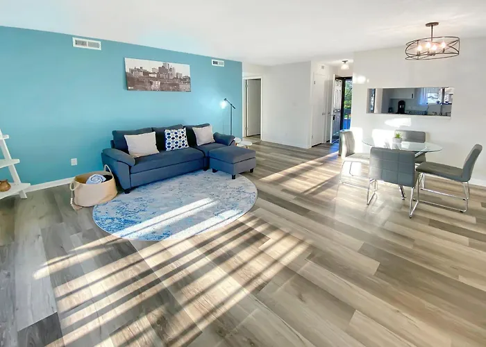 Prime Location! Upscale, Spacious 2Br-2 Full Ba Condo 50 Percent Off