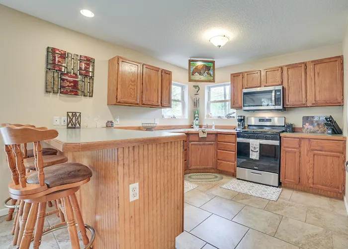 Pet-Friendly Kalkaska Home ~ 19 Mi To Torch Lake!