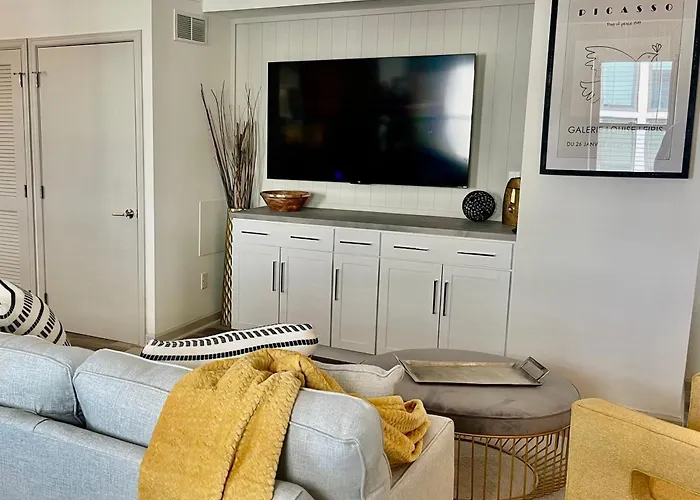Modern Fully Renovated Suite & Loft In Downtown Trenton