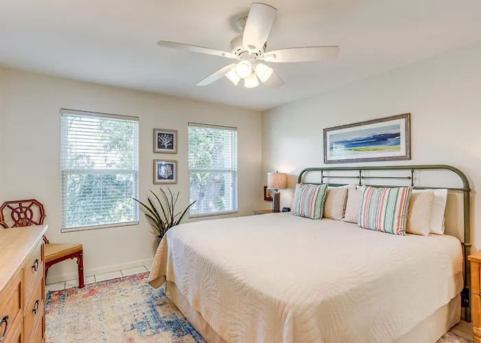 'The Palm' Bay St. Louis Home - Walk To Beach!