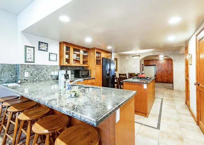 Park Avenue 3 Bedroom Condominiums