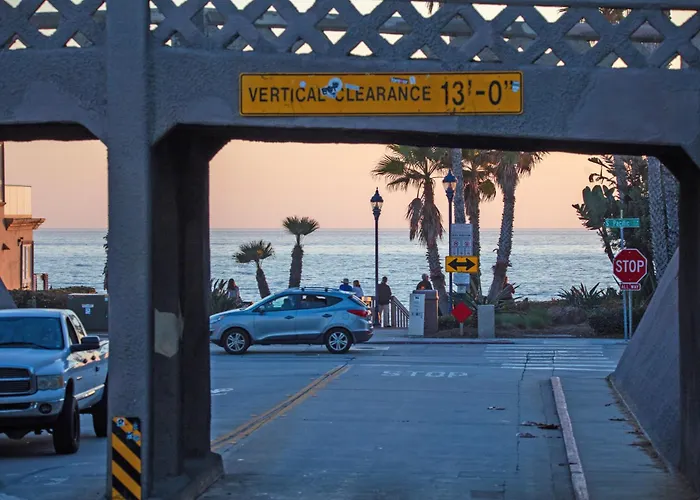 1 Block From Beach - Steps From Restaurants & Shops