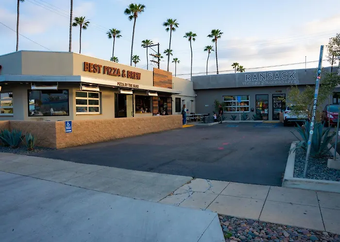 1 Block From Beach - Steps From Restaurants & Shops