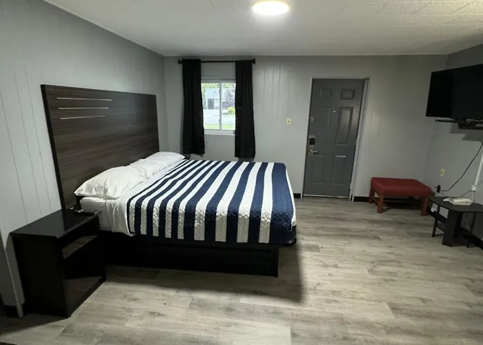 Acorn Motel
